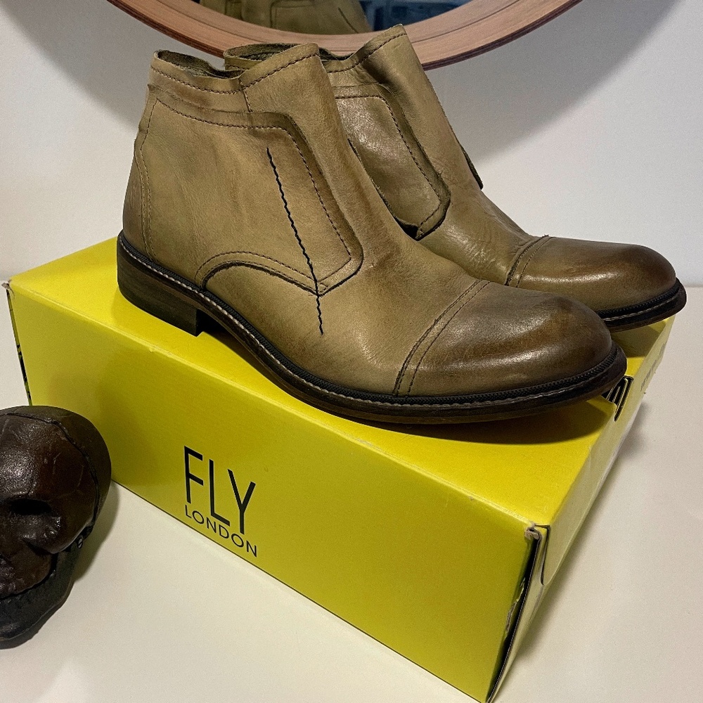 Fly London Hale Low Cap Toe Boot